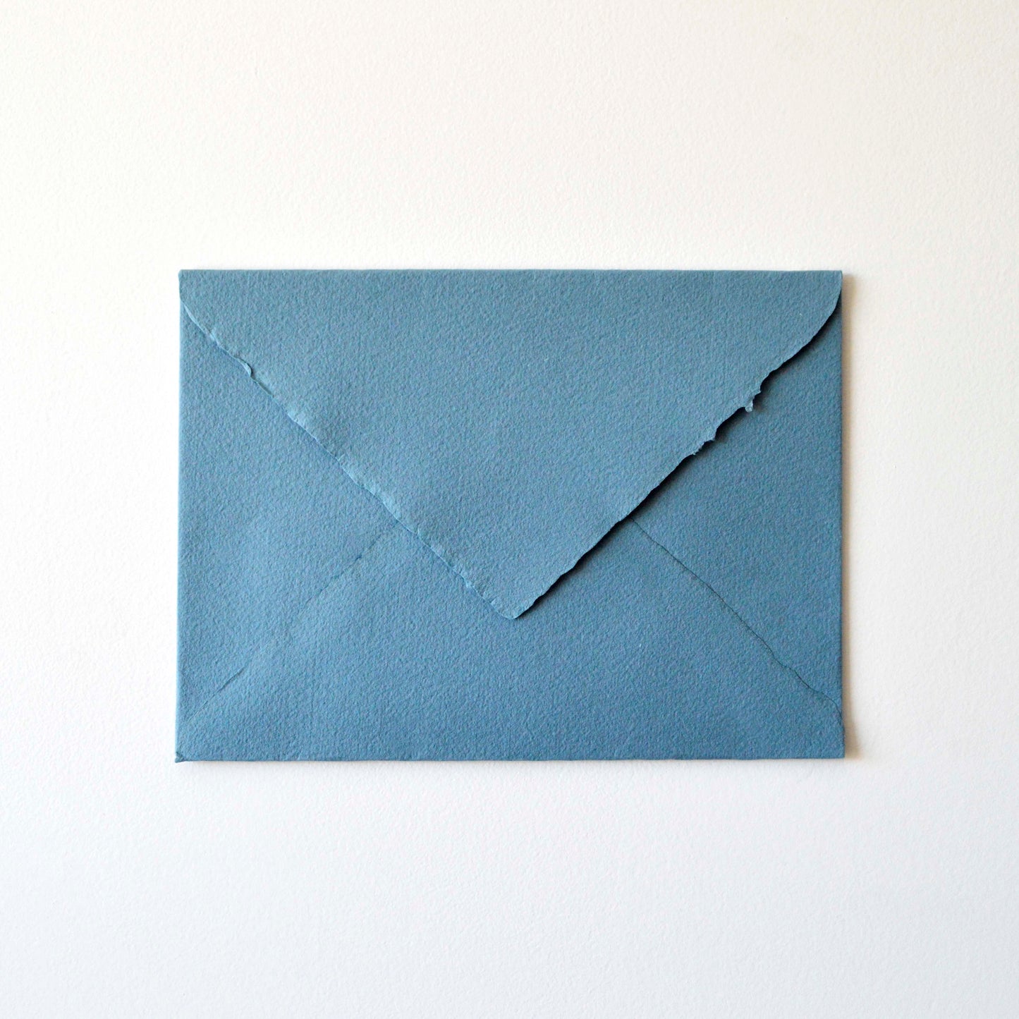 Sobre artesanal azul oscuro